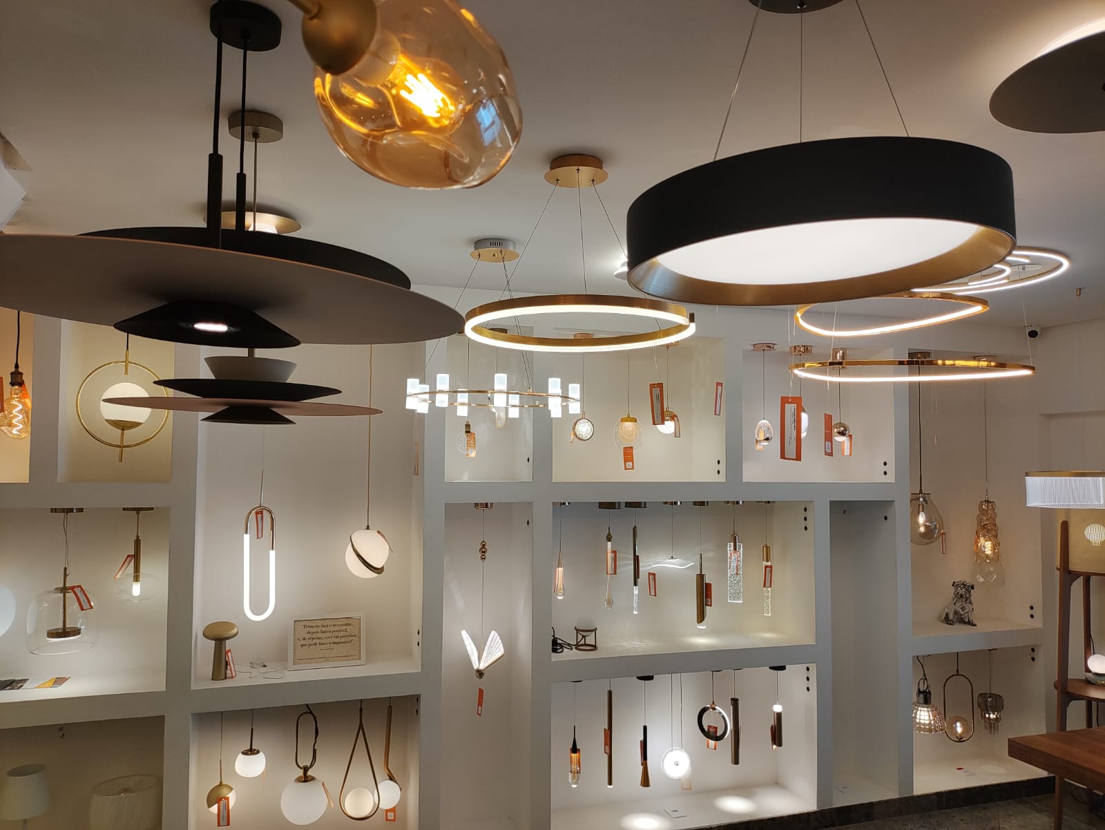 Lustres e Luminárias