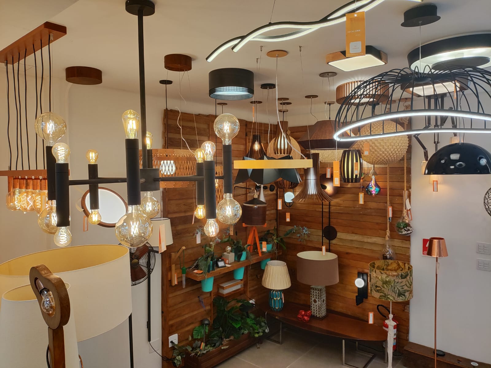 Abajures e Embutidos