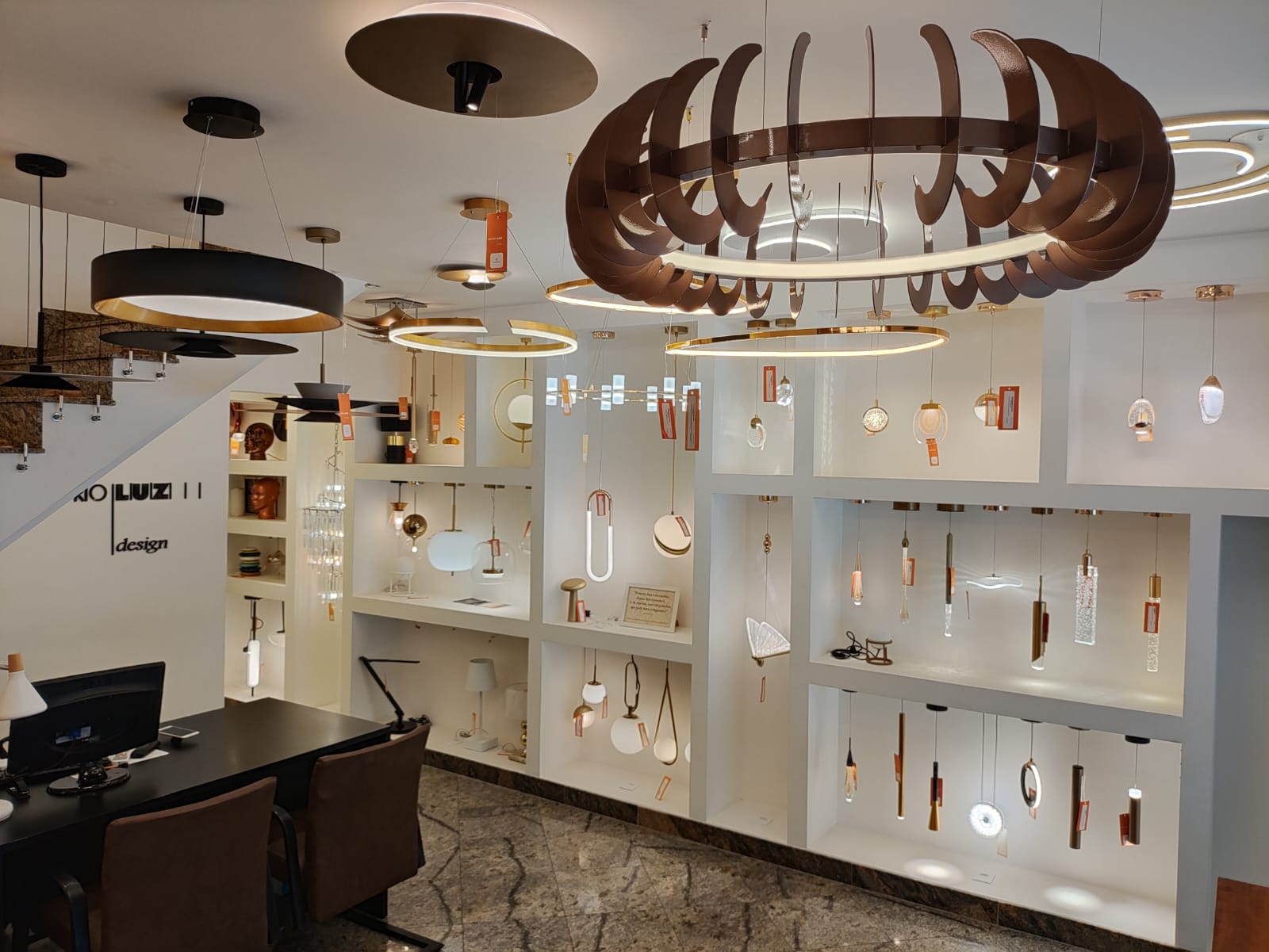 Abajures e Embutidos