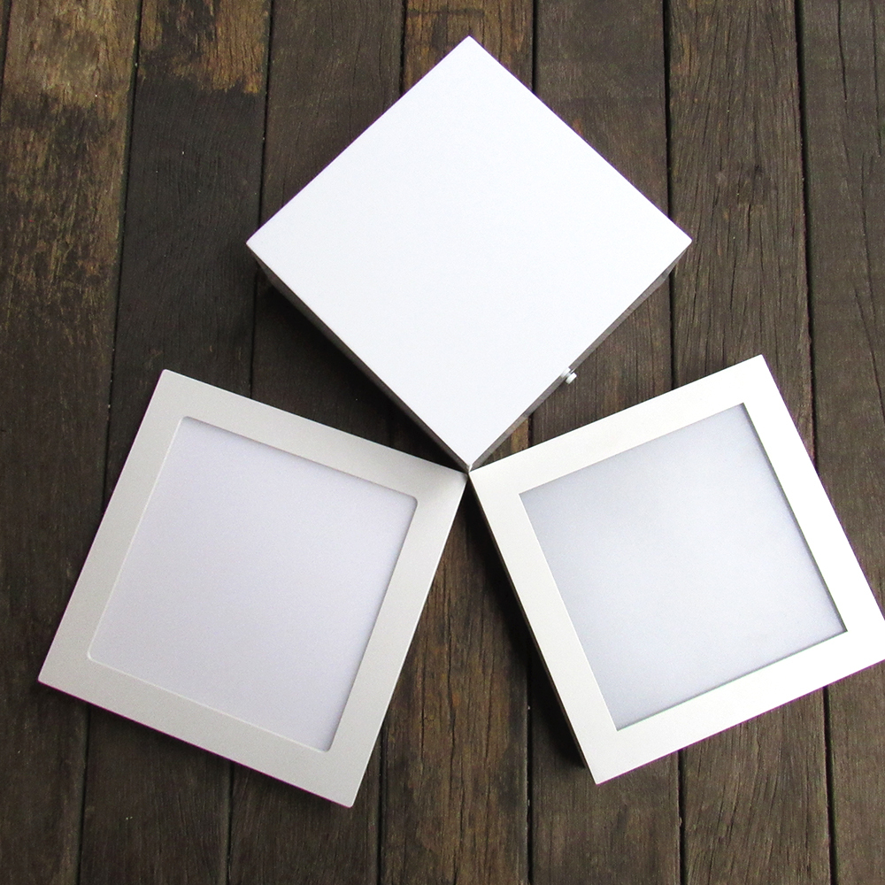 Plafon de Sobrepor e Luminárias de Embutir