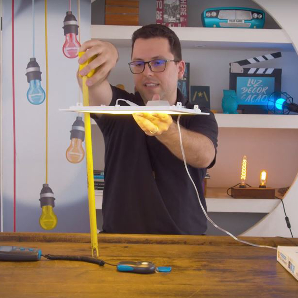 Demonstração de Intensidade Luminosa conforme a distância