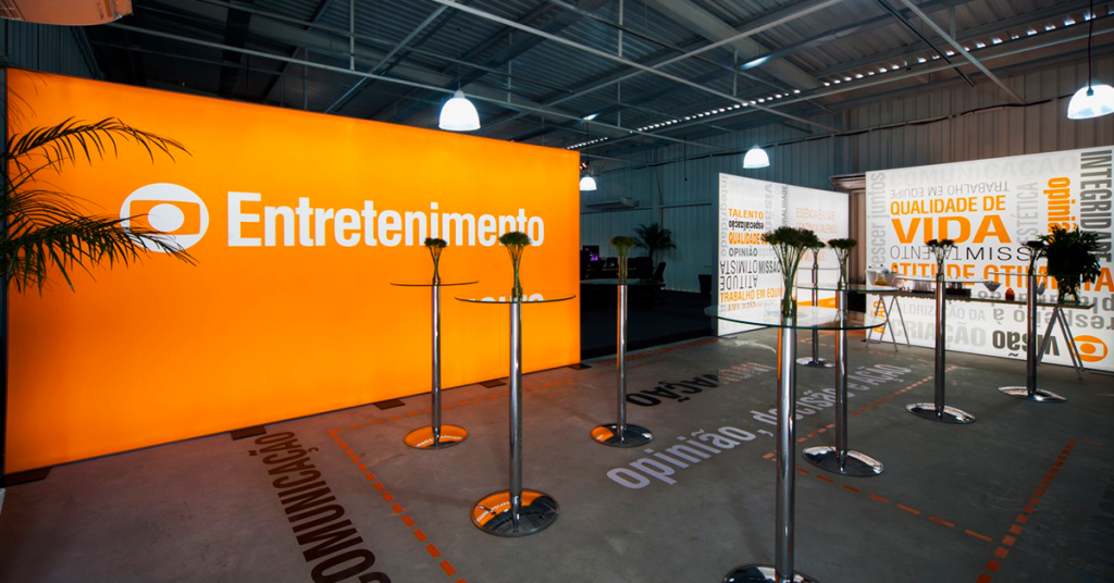 Tela-Teensionada-Stand-Font-DressALL