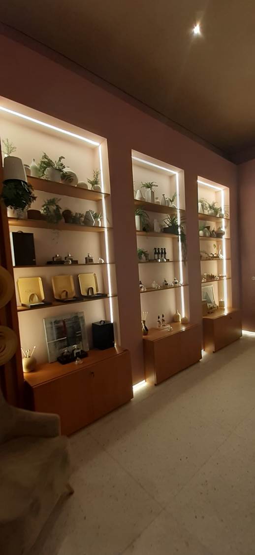 Perfil de LED em Prateleiras