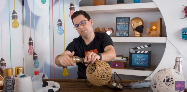 Encaixe da Lâmpada no soquete