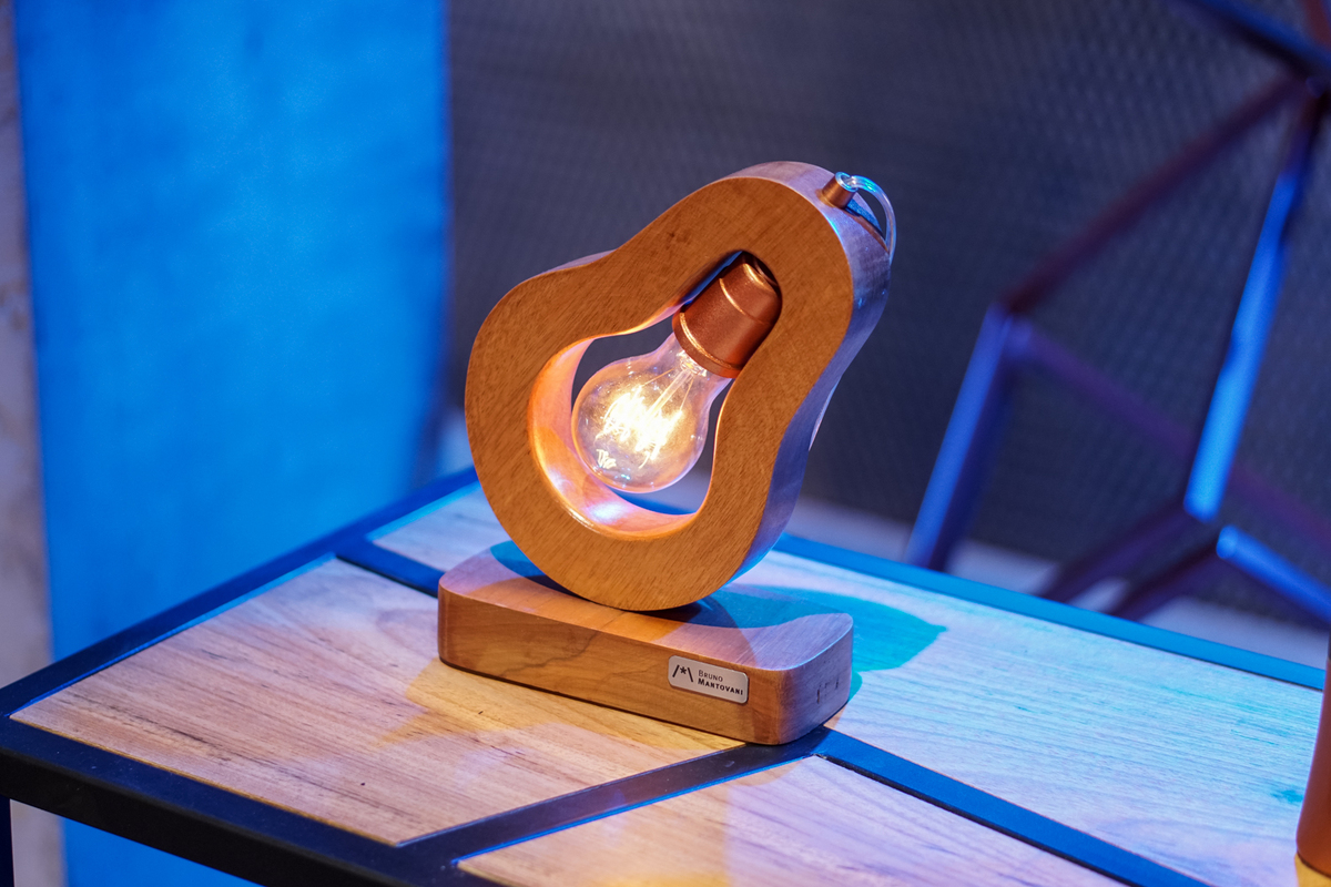 Abajur Ideia - Bruno Mantovani