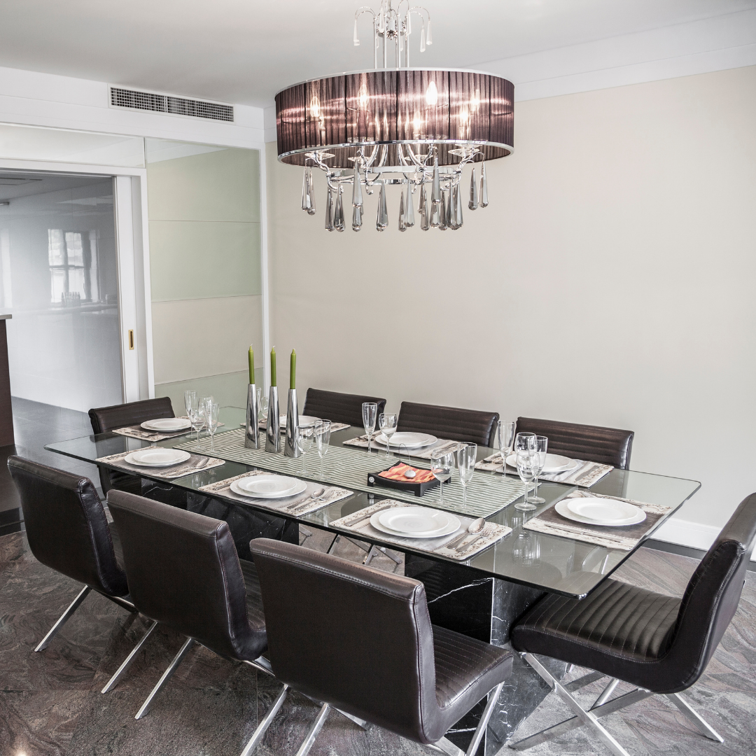 Lustre em mesa retangular